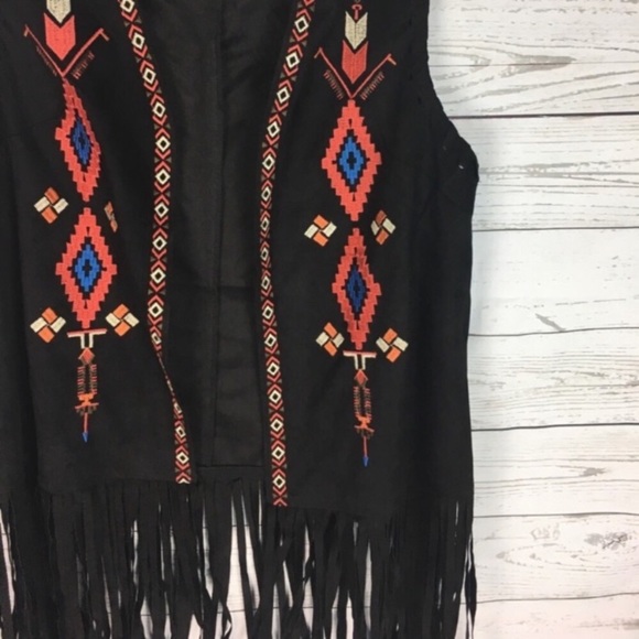 Fringe Tribal Print Vest - Picture 4 of 4